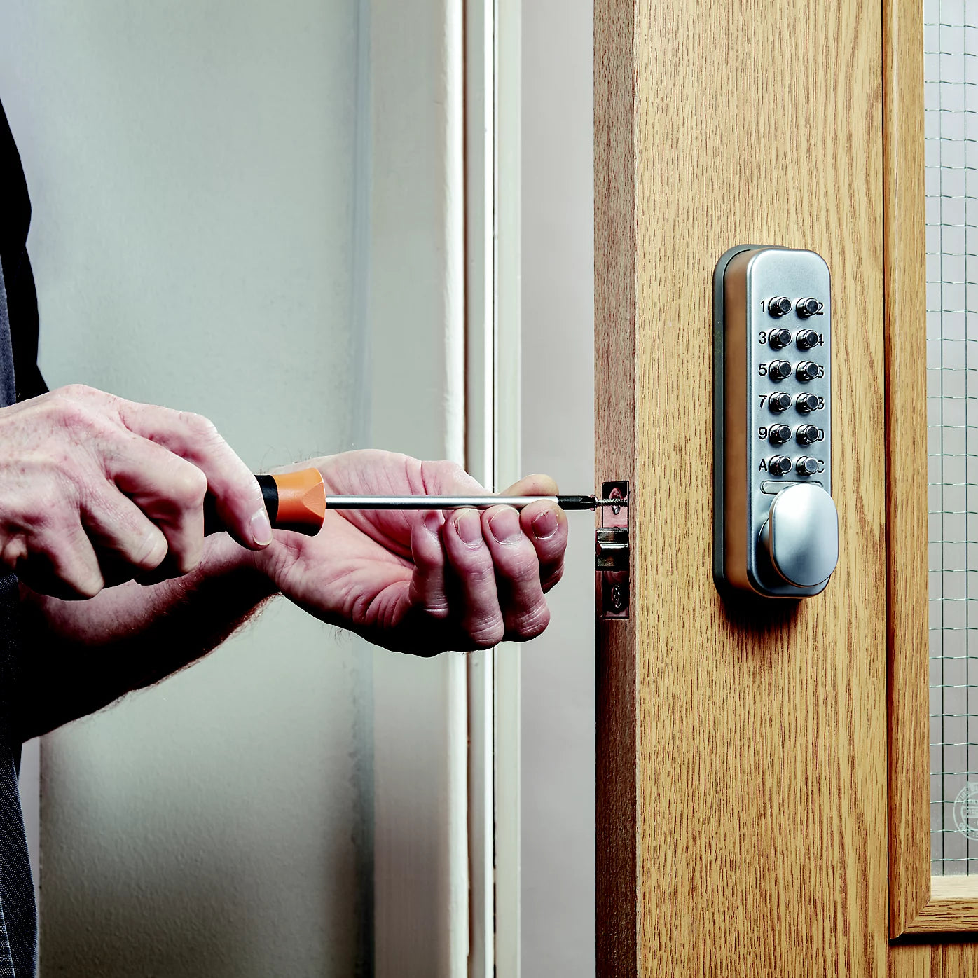 Smith & Locke Grey Zinc alloy 4-6 digit Push-button lock