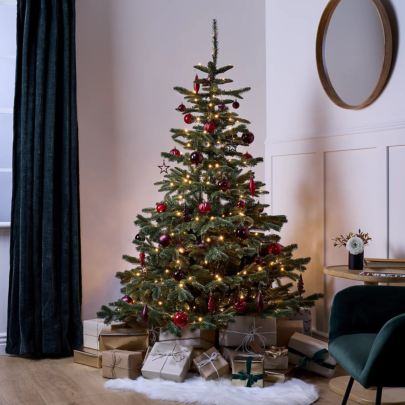 Plastic Hanging Christmas Tree decoration, Pack of 40 - Red Baubles